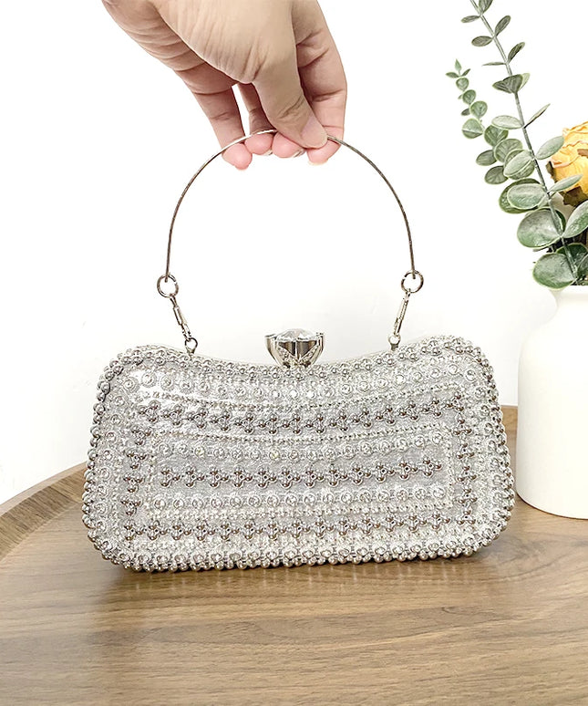 حقيبة كف مزينة بالخرز مع سلسلة معدنية