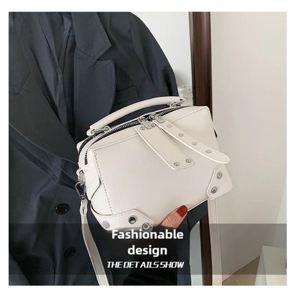 حقيبة يد عملية بجيوب داخلية منظمة