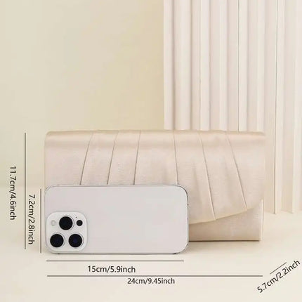 حقيبة كف مطوية بتصميم ظرف