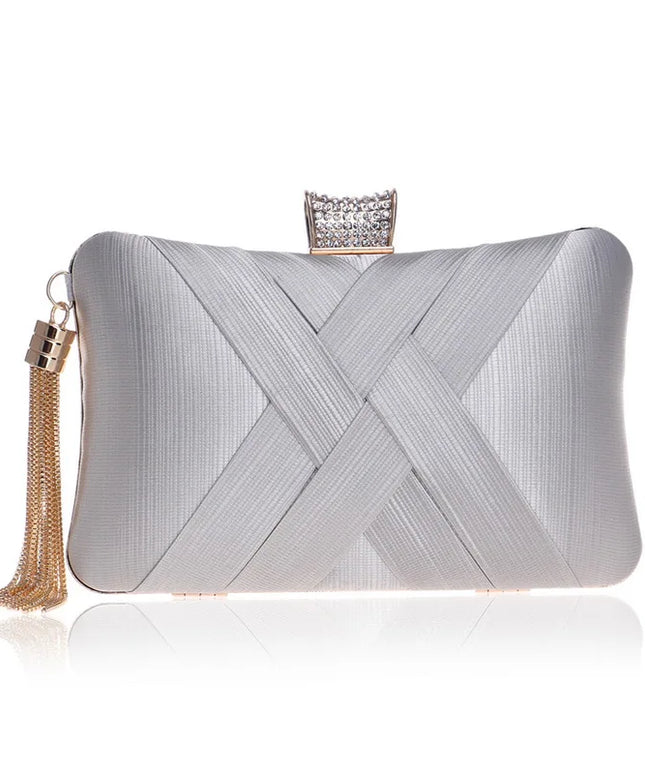 حقيبة كف صغيرة مزينة بشراشيب وسلسلة