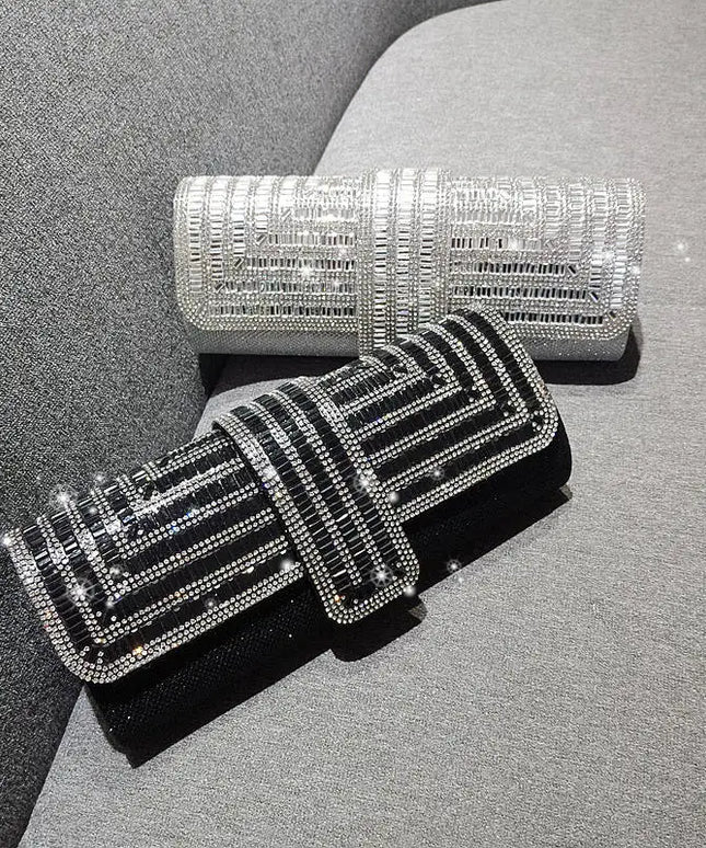 حقيبة كف مخططة بغطاء قلاب للحفلات