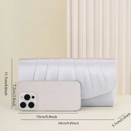 حقيبة كف مطوية بتصميم ظرف