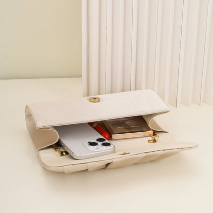 حقيبة كف مطوية بتصميم ظرف