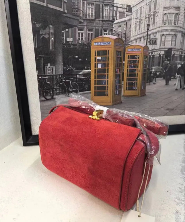 حقيبة كتف مربعة بجلد مخملي صناعي