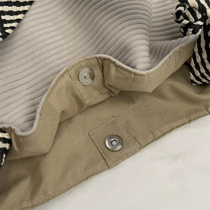 حقيبة كتف واسعة بملمس ناعم