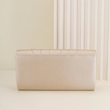 حقيبة كف مطوية بتصميم ظرف