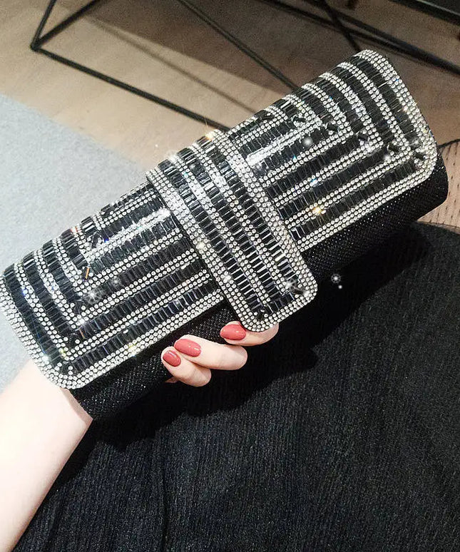 حقيبة كف مخططة بغطاء قلاب للحفلات