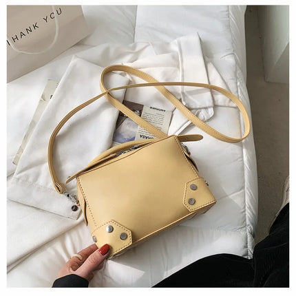 حقيبة يد عملية بجيوب داخلية منظمة